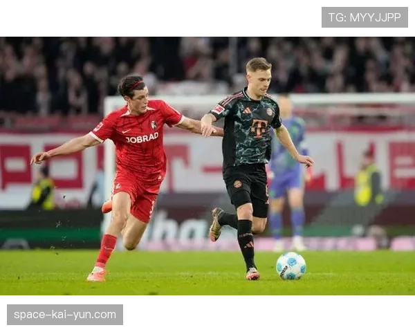 赛前发布会，弗赖堡主帅强调面对拜仁“必须作为一个紧凑的单元移动”。